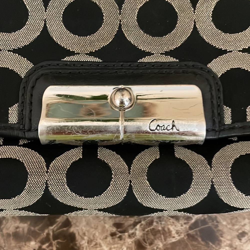 Large Coach wristlet - Picture 6 of 11